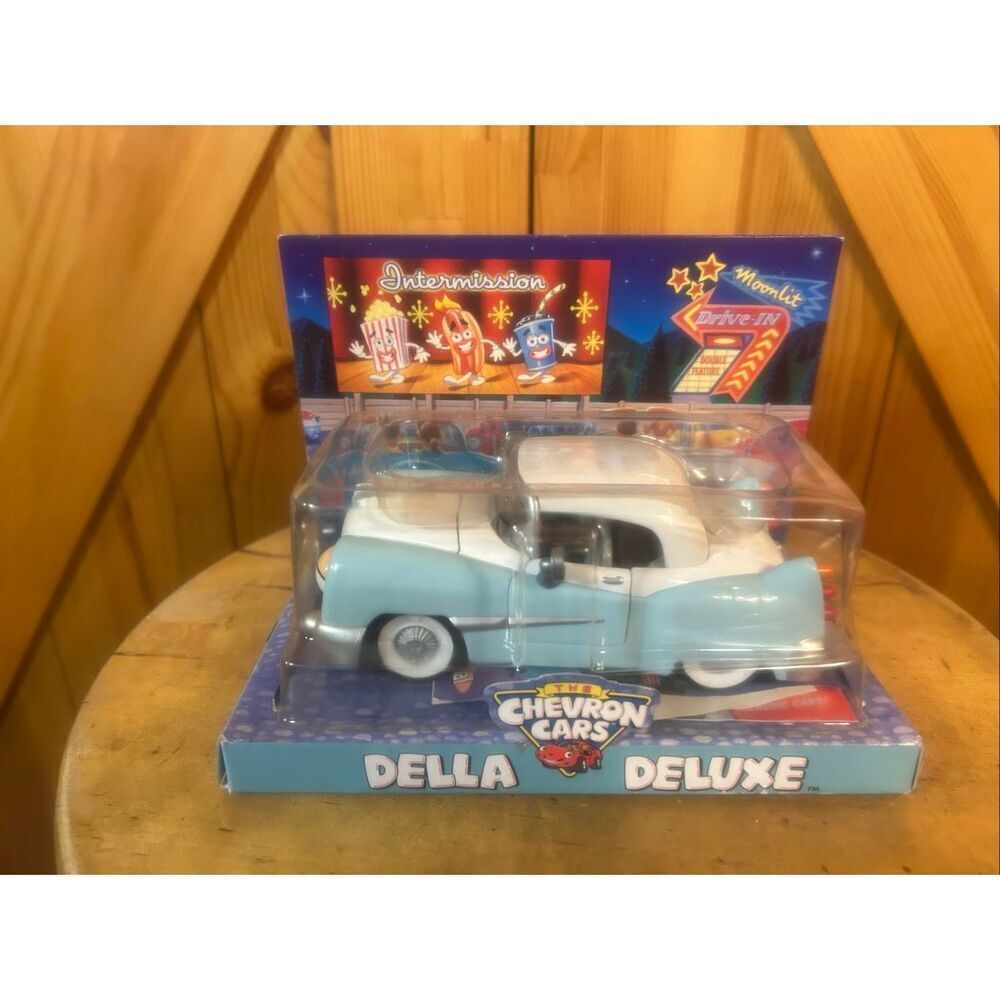 The Chevron Collectible Cars Della Deluxe (6072)